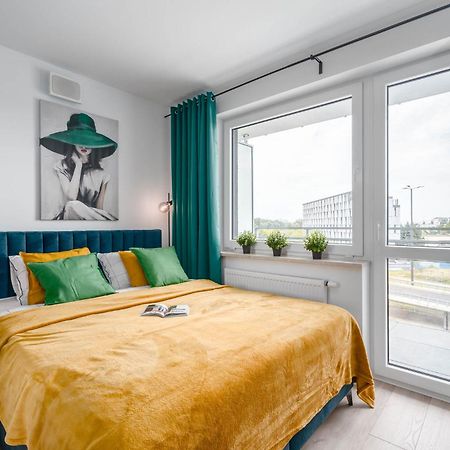 Chill Apartments Pileckiego Варшава Экстерьер фото